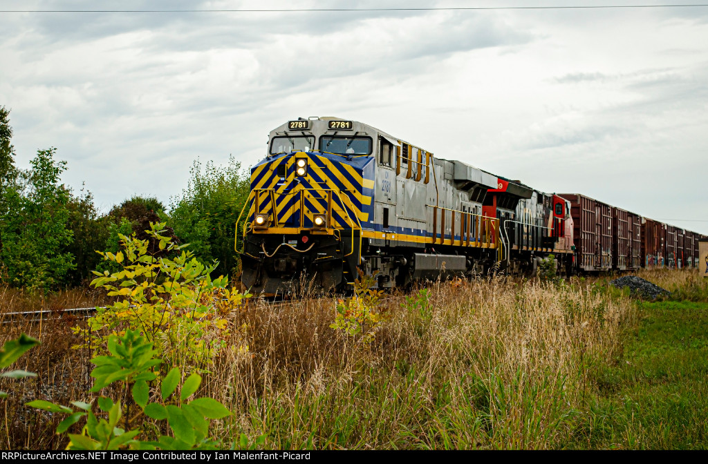 CN 2781 leads 403 near MP 123